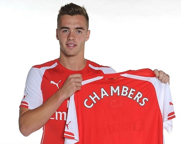 Calum Chambers là hậu vệ người Anh gia nhập Southampton từ lúc 7 tuổi