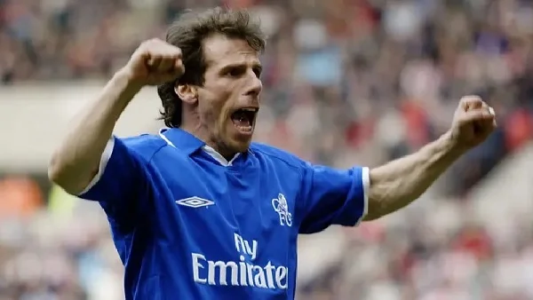 Gianfranco Zola đã để lại dấu ấn đậm nét suốt 7 năm mang màu áo Chelsea