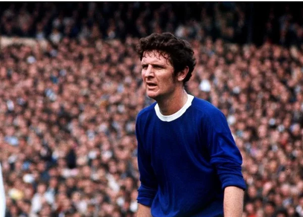 Brian Labone thi đấu ở vị trí trung vệ của Everton