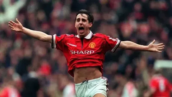 Đội hình xuất sắc nhất Manchester United: Hậu vệ Gary Neville