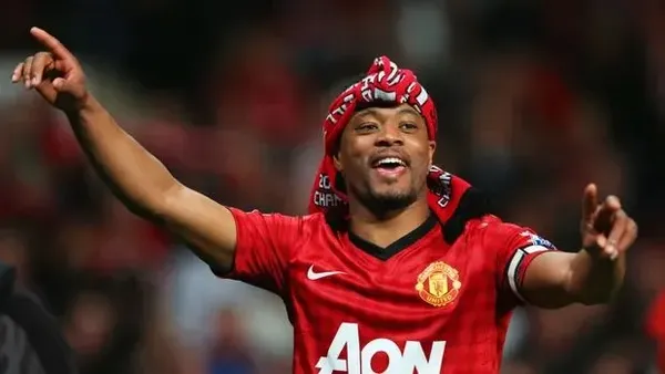 Đội hình xuất sắc nhất Manchester United: Tiền vệ Patrice Evra