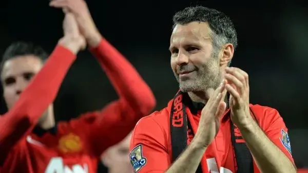 Đội hình xuất sắc nhất Manchester United: Tiền vệ Ryan Giggs