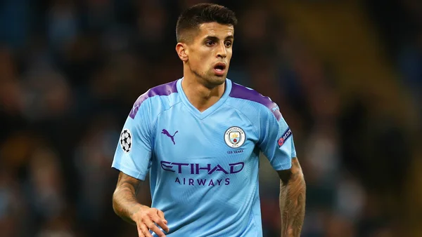 Joao Cancelo là hậu vệ với khả năng chạy chỗ linh hoạt ở Manchester City