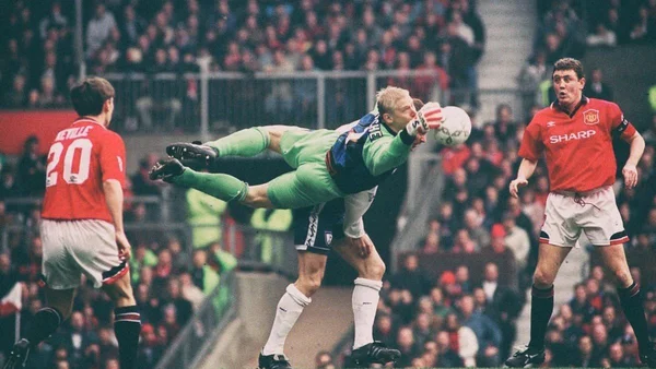 Peter Schmeichel được nhắc đến là một trong những cầu thủ vĩ đại nhất Man United