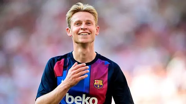 Frenkie De Jong thu hút với nụ cười tươi