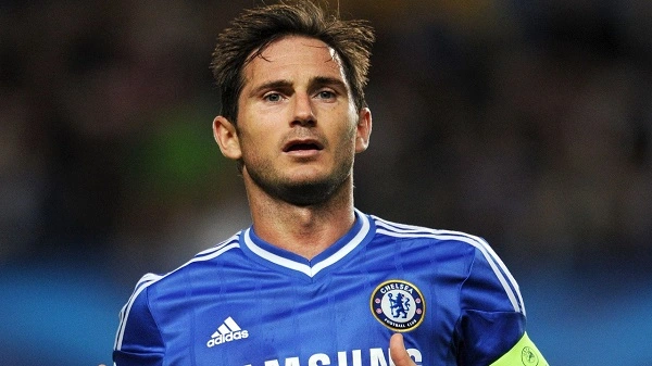 Lampard được mệnh danh là “người không phổi”