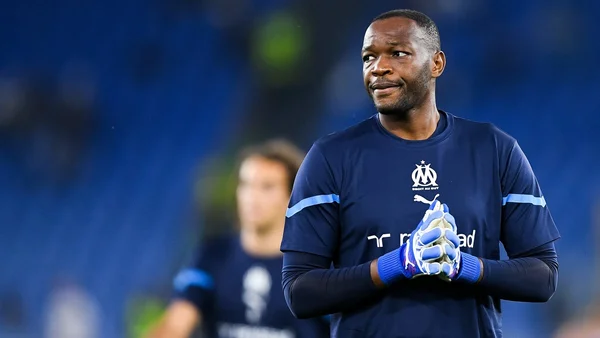 Steve Mandanda là một trong những cầu thủ chơi nhiều trận nhất tại Steve Mandanda