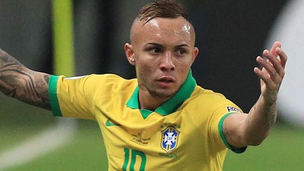 Everton Soares