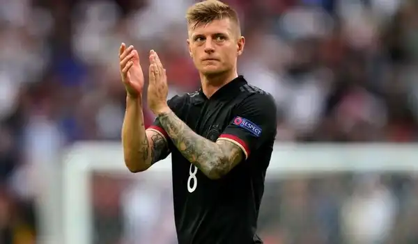 Tiền vệ Tiền vệ Toni Kroos