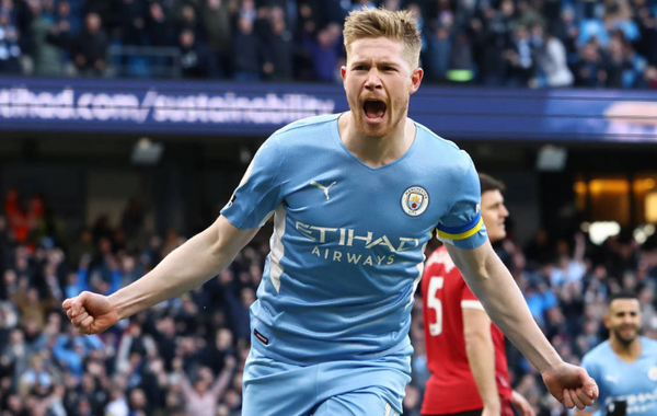 De Bruyne lần đầu tiên đoạt giải cầu thủ hay nhất mùa giải